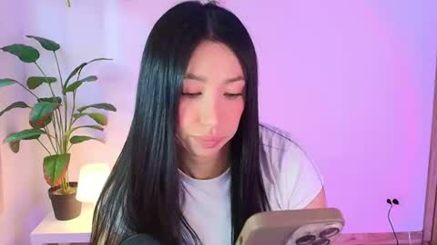 Snapshot of lily_evans_ chatting on June 29, 9:48 pm just lily online show from June 29, 9:48 pm