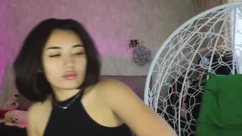 Snapshot of lily_foster_ chatting on October 23, 7:29 am Lily online show from October 23, 7:29 am