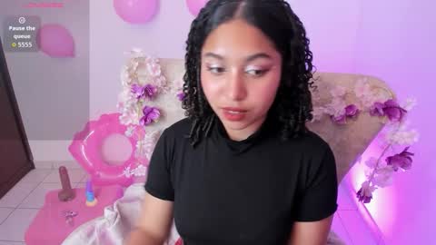 lily_honey_eyes online show from December 4, 9:23 pm