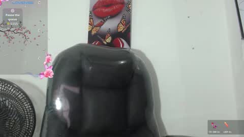 LILY online show from October 20, 3:23 pm