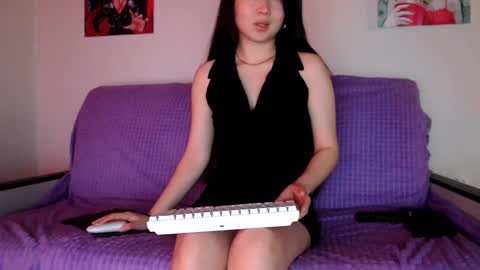 Snapshot of lily_litle chatting on December 3, 6:17 pm Lily Litle online show from December 3, 6:17 pm