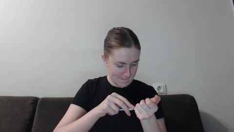 lily_love_x online show from January 29, 10:43 pm
