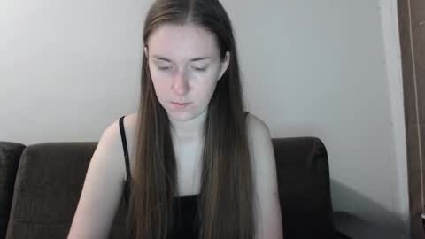lily_love_x online show from September 12, 11:59 pm