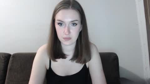 lily_love_x online show from October 8, 10:40 pm