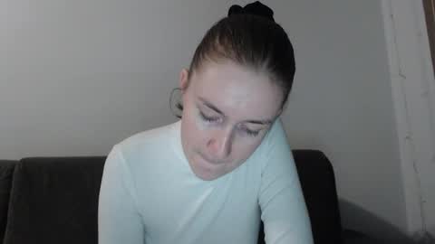 lily_love_x online show from November 10, 10:09 pm