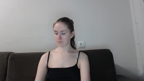 lily_love_x online show from November 13, 11:14 pm