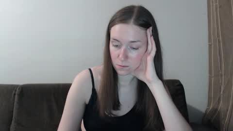 lily_love_x online show from March 6, 11:34 pm