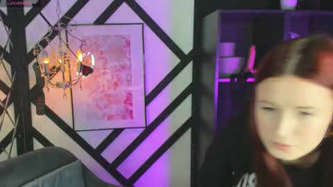 Snapshot of lily_moonlight chatting on December 16, 6:29 am Lily online show from December 16, 6:29 am