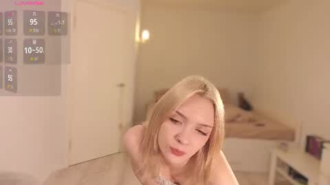 Lily online show from July 19, 11:52 pm