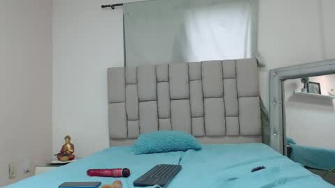 lily_rose0 online show from June 3, 7:30 pm