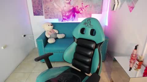 Lily online show from September 17, 1:40 am