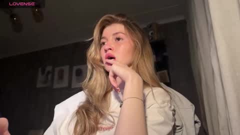 Sophie online show from September 9, 5:56 pm