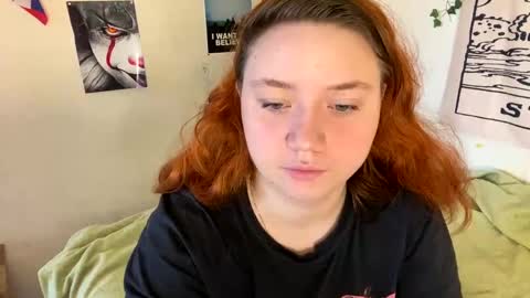 Snapshot of lily_shamy chatting on December 11, 8:58 am Alice online show from December 11, 8:58 am