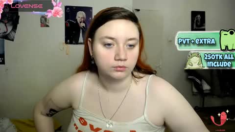 Snapshot of lily_shamy chatting on February 10, 3:53 pm Alice online show from February 10, 3:53 pm