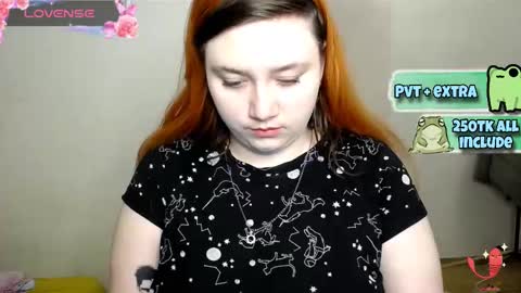 Snapshot of lily_shamy chatting on February 27, 6:09 pm Alice online show from February 27, 6:09 pm
