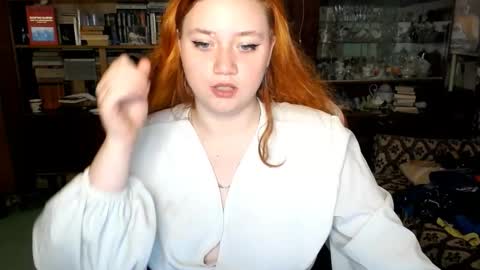 Snapshot of lily_shamy chatting on September 24, 7:17 pm Alice online show from September 24, 7:17 pm