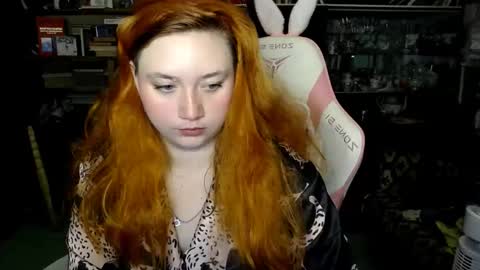 Snapshot of lily_shamy chatting on October 7, 5:54 pm Alice online show from October 7, 5:54 pm
