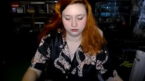 Snapshot of lily_shamy chatting on October 10, 2:38 pm Alice online show from October 10, 2:38 pm