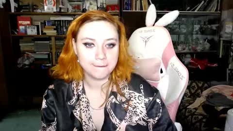 Snapshot of lily_shamy chatting on October 17, 8:55 pm Alice online show from October 17, 8:55 pm