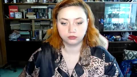 Snapshot of lily_shamy chatting on October 21, 8:48 am Alice online show from October 21, 8:48 am