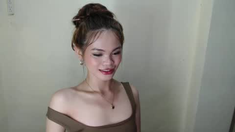 Snapshot of lily_summer23 chatting on December 19, 2:57 pm Youre pleasure Lily online show from December 19, 2:57 pm