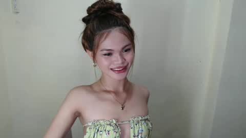 Snapshot of lily_summer23 chatting on December 28, 6:49 am Youre pleasure Lily online show from December 28, 6:49 am
