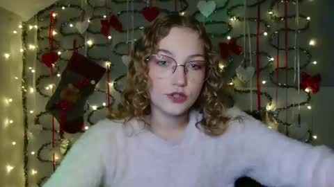 small lily online show from December 18, 6:25 pm
