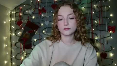 small lily online show from December 19, 6:26 pm