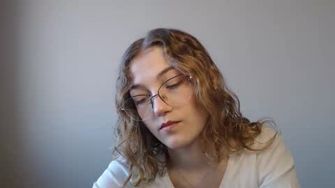 small lily online show from March 4, 1:17 pm