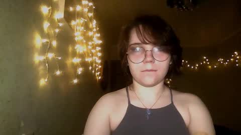 Snapshot of lily_violettt chatting on January 16, 6:45 pm Lily online show from January 16, 6:45 pm