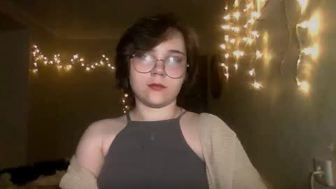 Snapshot of lily_violettt chatting on January 17, 6:33 pm Lily online show from January 17, 6:33 pm