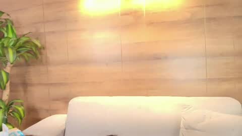 Snapshot of lily_waist chatting on April 8, 3:17 am lily_waist online show from April 8, 3:17 am