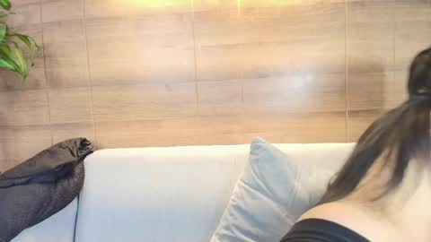 Snapshot of lily_waist chatting on April 13, 3:01 am lily_waist online show from April 13, 3:01 am