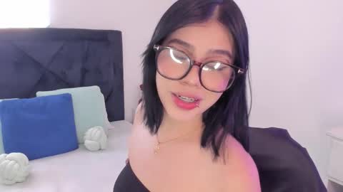 LilyWoodz online show from December 20, 7:10 pm