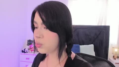 Snapshot of lily_woodz chatting on June 21, 2:41 pm LilyWoodz online show from June 21, 2:41 pm