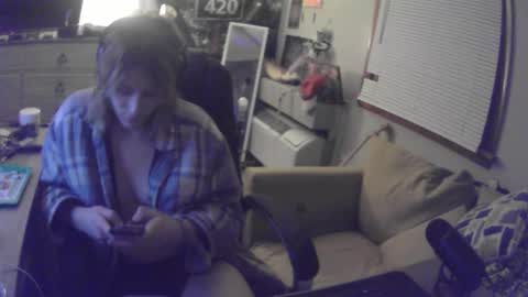 Snapshot of lilybvixen chatting on December 2, 2:50 am lilybvixen online show from December 2, 2:50 am