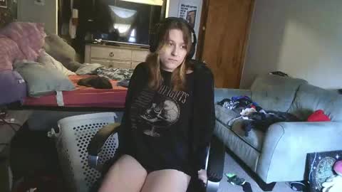 Snapshot of lilybvixen chatting on April 19, 5:23 pm lilybvixen online show from April 19, 5:23 pm