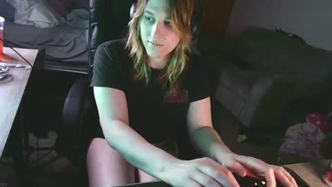 Snapshot of lilybvixen chatting on May 1, 2:49 am lilybvixen online show from May 1, 2:49 am