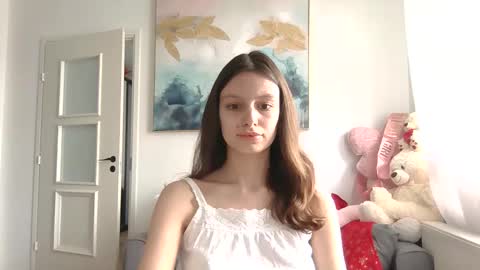 lilycandy_ online show from April 8, 7:52 am