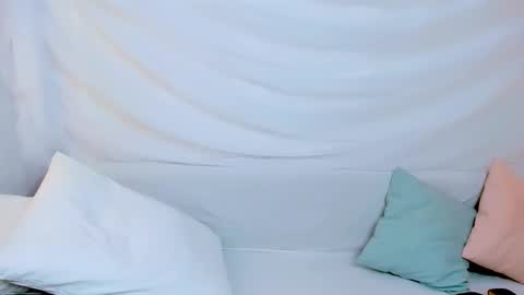 lilydavisss online show from December 1, 1:43 am