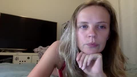 Snapshot of lilyforyourwilly chatting on February 20, 9:55 am Lily online show from February 20, 9:55 am