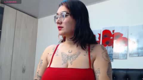 lilyfox23 online show from February 4, 12:33 pm