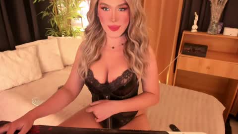 IM YOUR TRUE GODESS Lilymonstercock online show from April 9, 5:07 am
