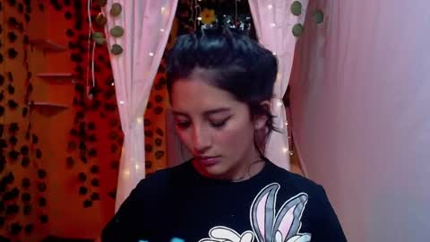 Snapshot of lilymoon_018 chatting on April 29, 12:31 pm lilymoon_018 online show from April 29, 12:31 pm
