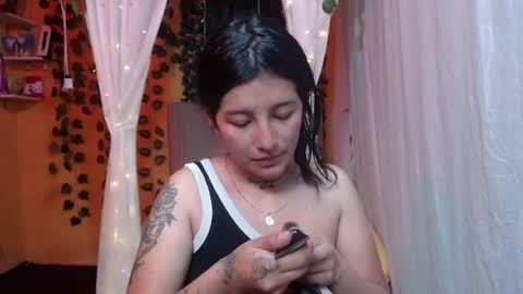 Snapshot of lilymoon_018 chatting on May 16, 1:10 pm lilymoon_018 online show from May 16, 1:10 pm