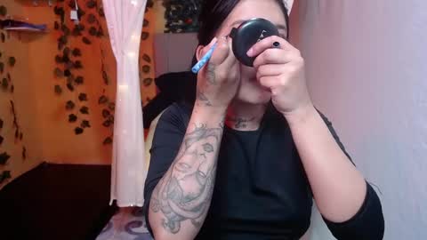 Snapshot of lilymoon_018 chatting on May 20, 1:17 pm lilymoon_018 online show from May 20, 1:17 pm