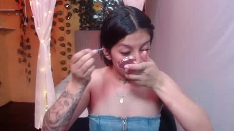 Snapshot of lilymoon_018 chatting on July 2, 1:50 pm lilymoon_018 online show from July 2, 1:50 pm