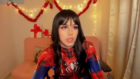 Snapshot of lilyrouse_ chatting on December 28, 2:01 am lily help me to collect more cosplay online show from December 28, 2:01 am