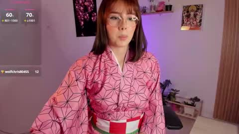 Snapshot of lilyrouse_ chatting on September 17, 4:03 am lily help me to collect more cosplay online show from September 17, 4:03 am