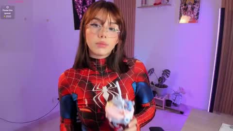 Snapshot of lilyrouse_ chatting on October 11, 12:32 am lily help me to collect more cosplay online show from October 11, 12:32 am